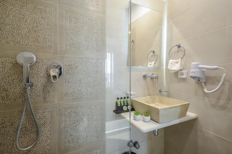 First Floor Rooms without Sea View
