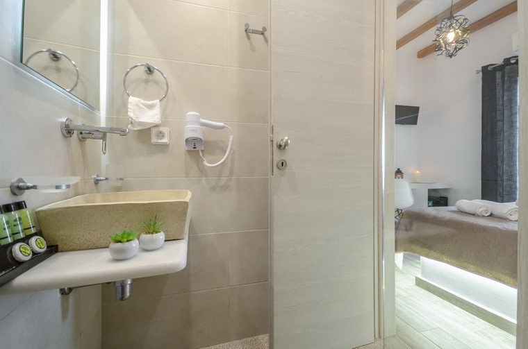 First Floor Rooms without Sea View