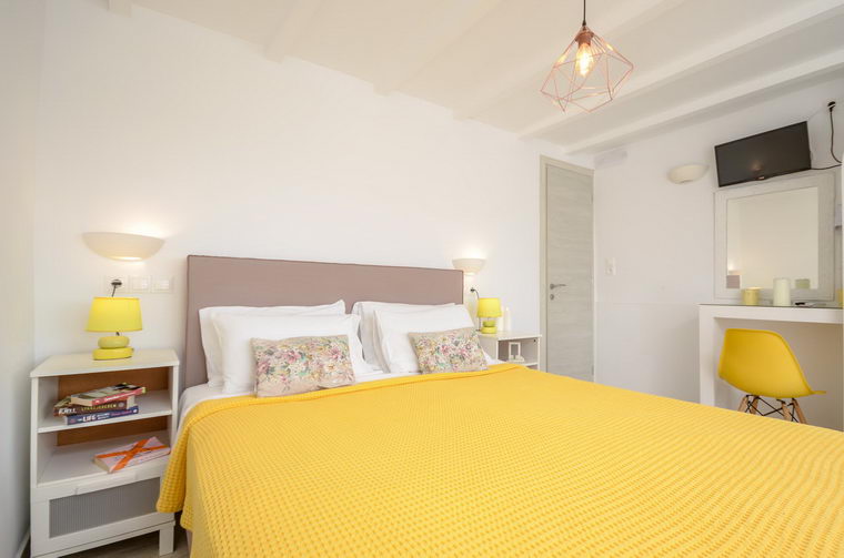 Rooms with Sea View