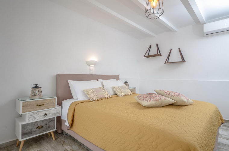 Rooms with Sea View