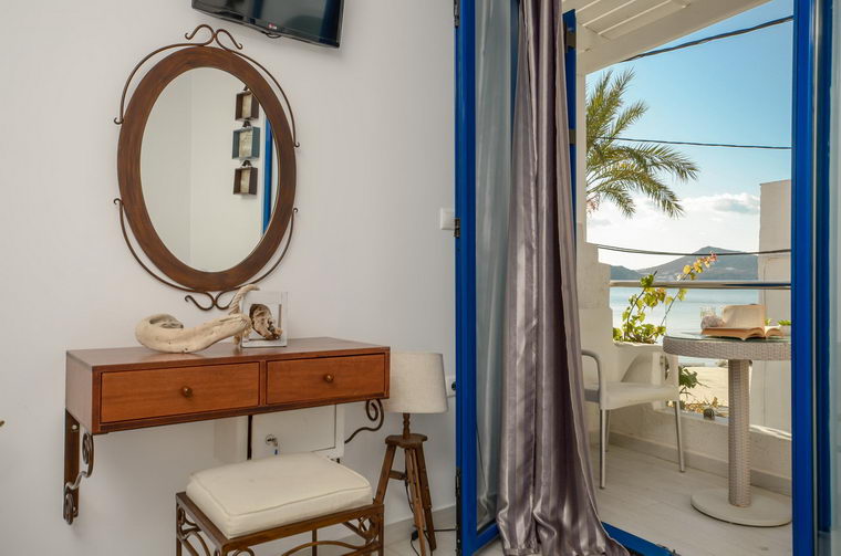 Rooms with Sea View