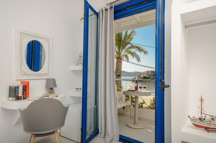Rooms with Sea View